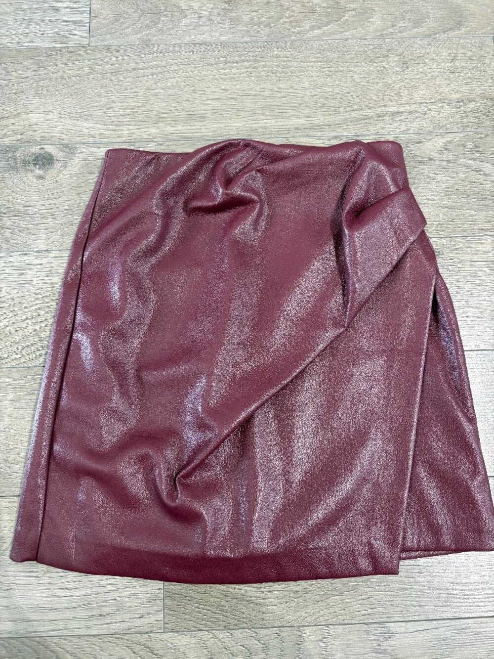 Ladies Wilfred Mini Polyurethane Skirt – Maroon – Great Condition
